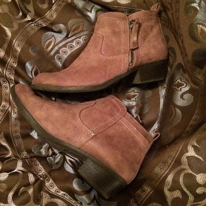 Ankle boots